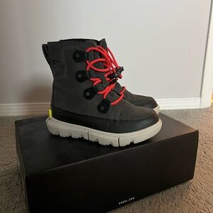 Sorel Winter boots 12y explorer lace up